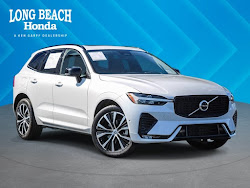 2023 Volvo XC60 Plus Dark Theme